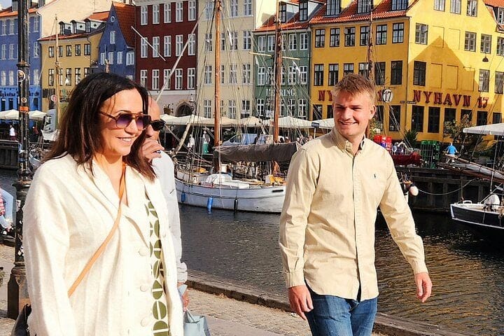 Guided walking tour through Nyhavn with the colorful houses