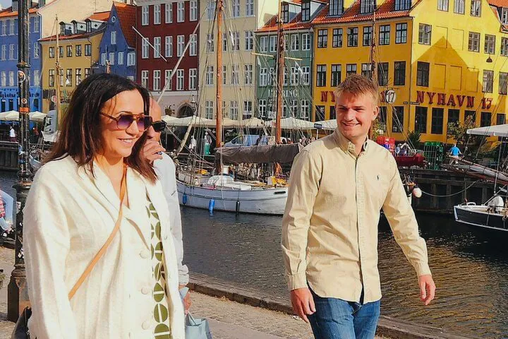 Guidet byvandring gennem Nyhavn med de farverige huse